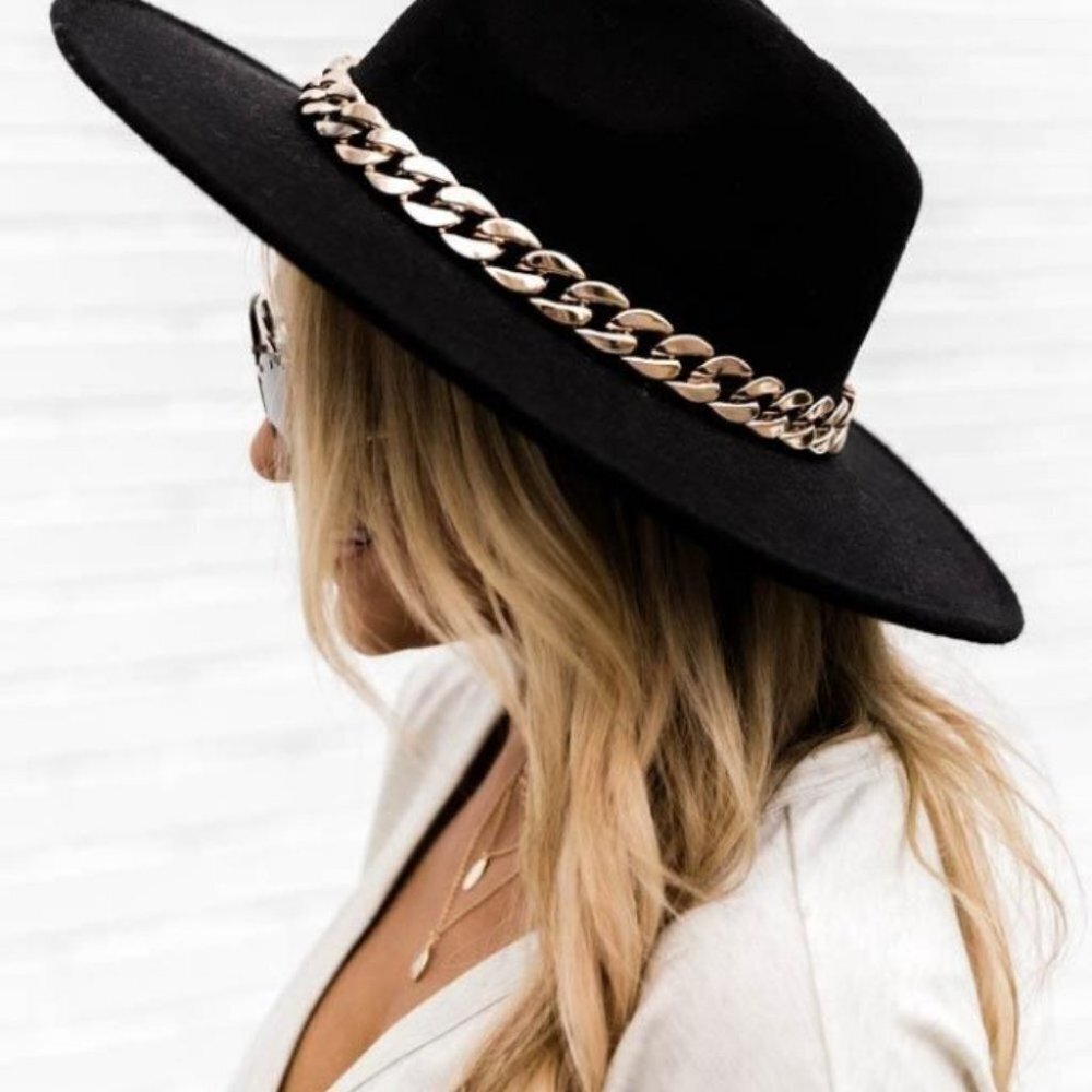 chain detailed Hat with adjustable darwstr